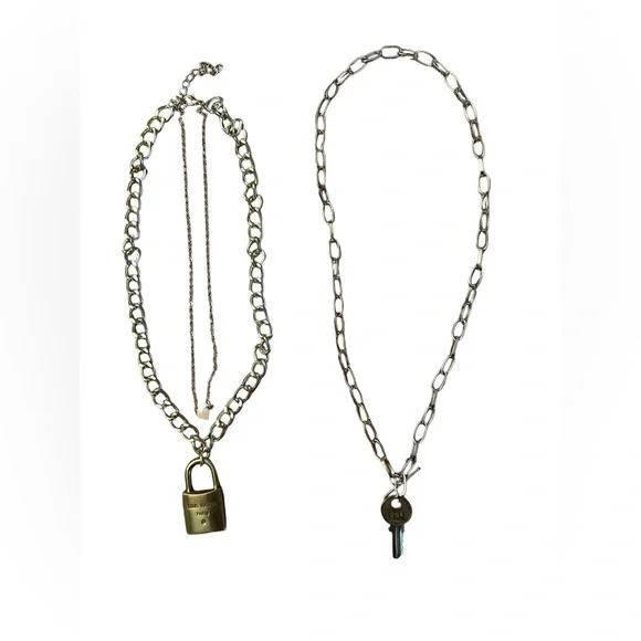 AUTHENTIC Rare 204 Louis Vuitton Lock and key with LV keychain and necklaces! - Picture 7 of 16